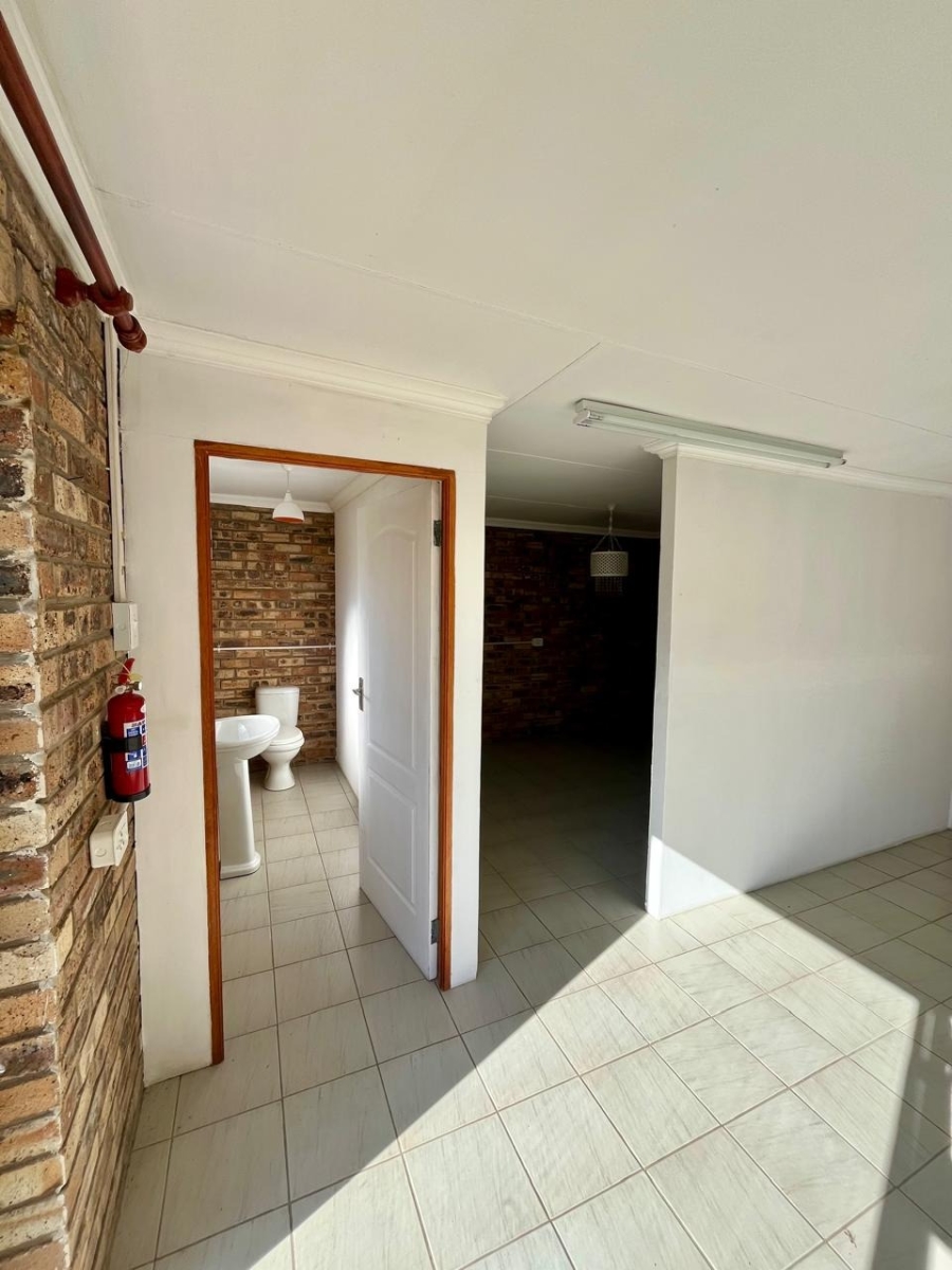 4 Bedroom Property for Sale in Flamwood North West